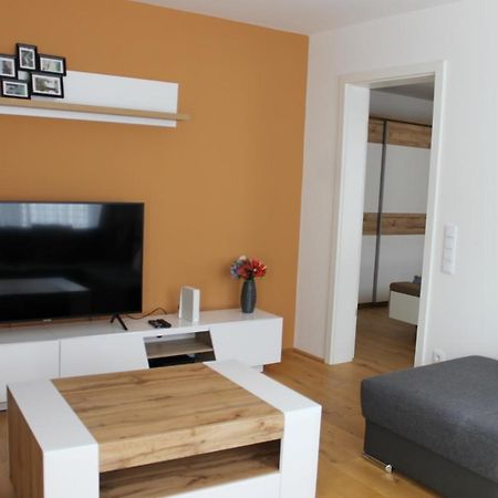 Spacious, Modern 1-Bdrm Apt Near Vic & Austria Ctr Apartman Bécs Kültér fotó