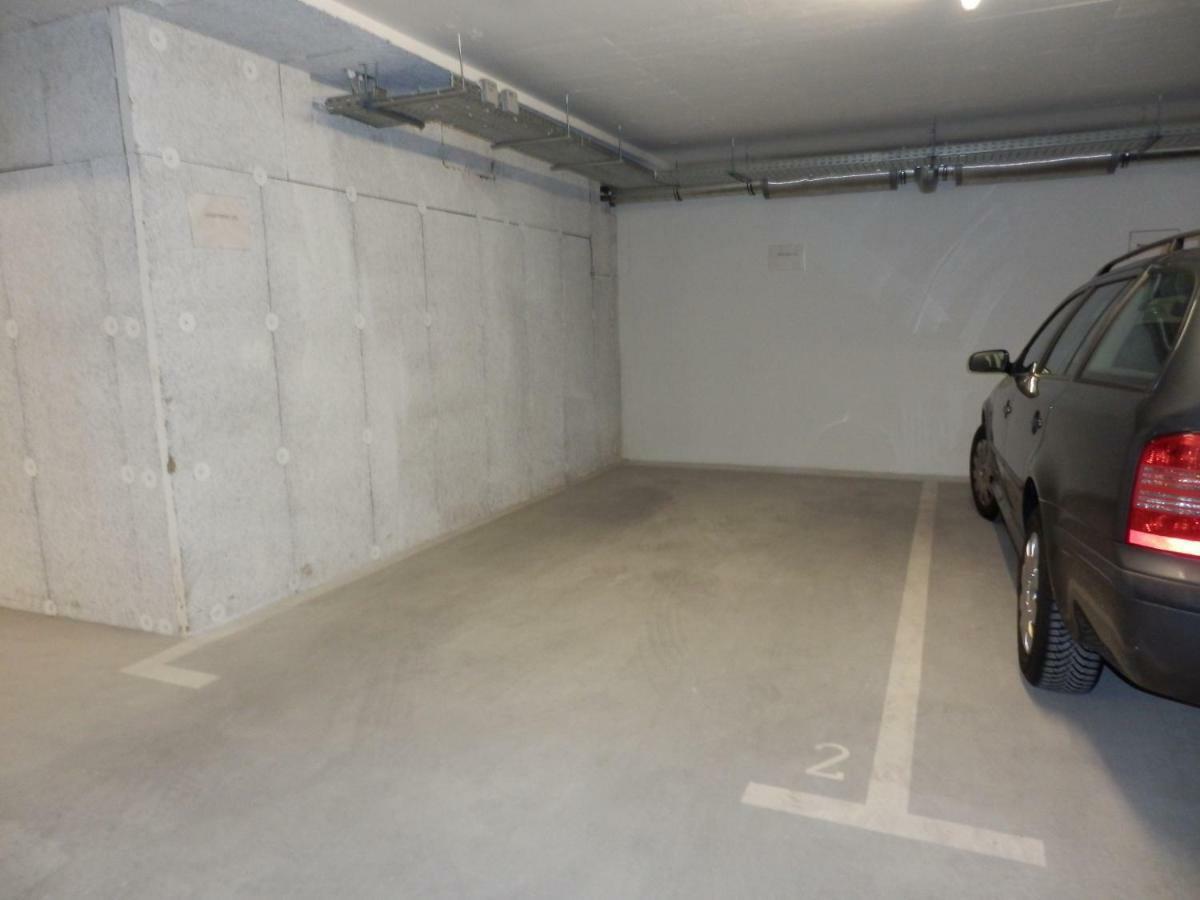 Spacious, Modern 1-Bdrm Apt Near Vic & Austria Ctr Apartman Bécs Kültér fotó