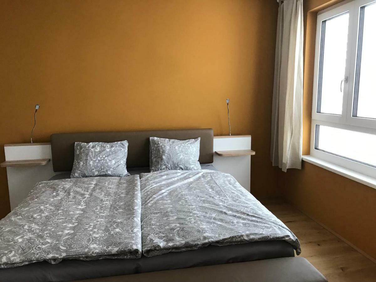 Spacious, Modern 1-Bdrm Apt Near Vic & Austria Ctr Apartman Bécs Kültér fotó