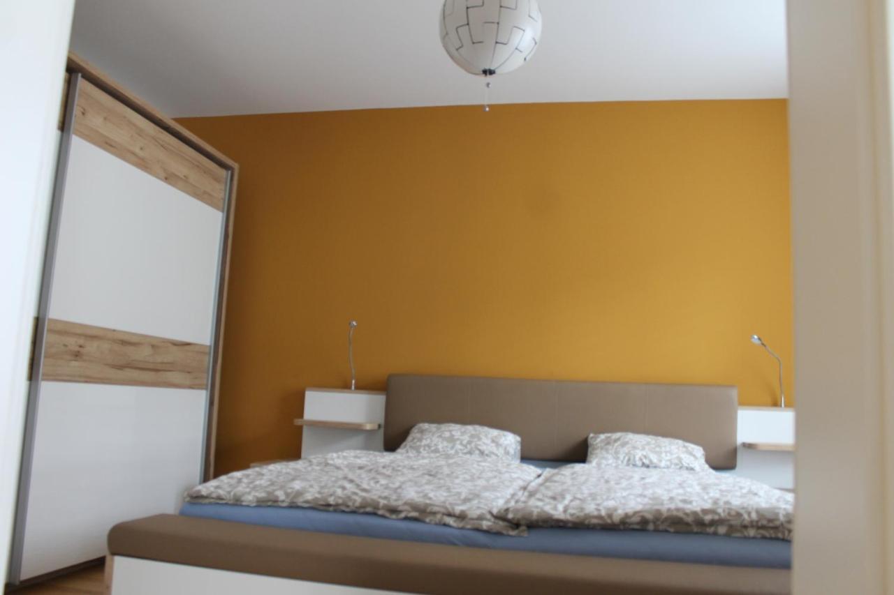 Spacious, Modern 1-Bdrm Apt Near Vic & Austria Ctr Apartman Bécs Kültér fotó